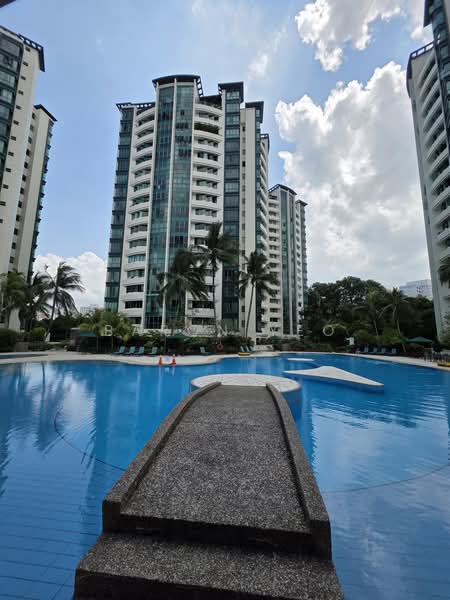Palm Gardens, 2A Hong San Walk, 3 Bedrooms, 1,206 sqft, Condominium For Sale, by Baron Yeo, 500187259 - PropertyGuru.com.sg