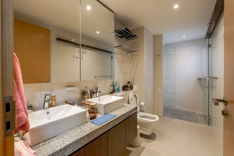 Meadows @ Peirce, 628 Upper Thomson Road, 4 Bedrooms, 3,068 sqft, Condominium For Sale, by Ignatius Tan, 500187260 - Master Bathroom - PropertyGuru.com.sg