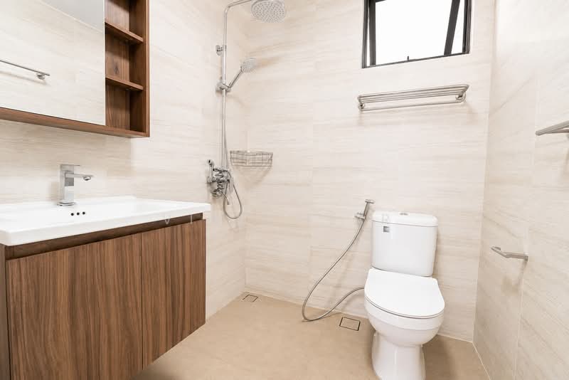 Regent Heights, 50 Bukit Batok East Avenue 5, 3 Bedrooms, 1,173 sqft, Condominium For Rent, by Vikki Tear, 500187288 - Newly Renovated Bathroom - PropertyGuru.com.sg