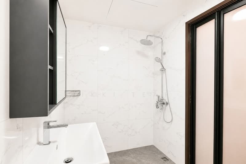 Regent Heights, 50 Bukit Batok East Avenue 5, 3 Bedrooms, 1,173 sqft, Condominium For Rent, by Vikki Tear, 500187288 - Newly Renovated Bathroom - PropertyGuru.com.sg
