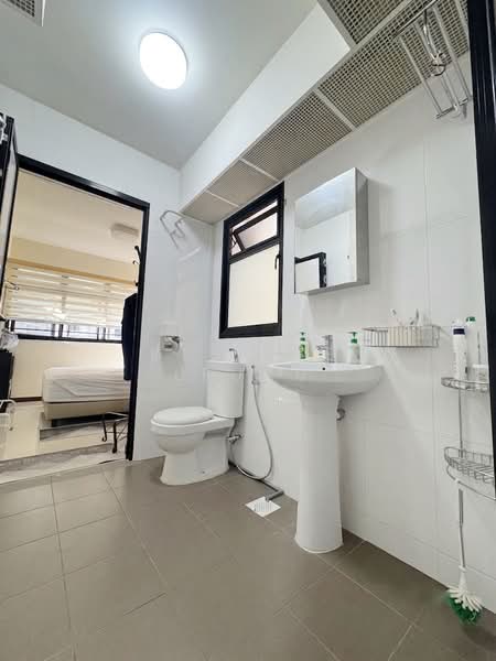 991B Buangkok Link, 991B Buangkok Link, 1 Bedroom, 506 sqft, HDB Flat For Sale, by Desiree Leung, 500187292 - Bathroom - PropertyGuru.com.sg