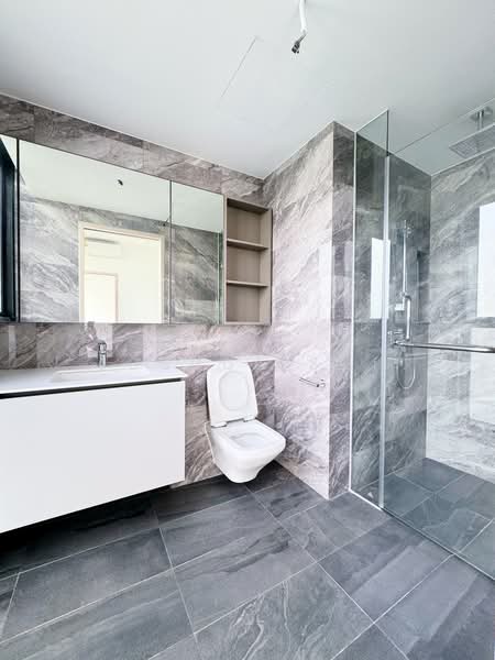 Sengkang Grand Residences, 80 Compassvale Bow, 1 Bedroom, 506 sqft, Condominium For Sale, by Joshua Soh, 500187294 - Bathroom - PropertyGuru.com.sg