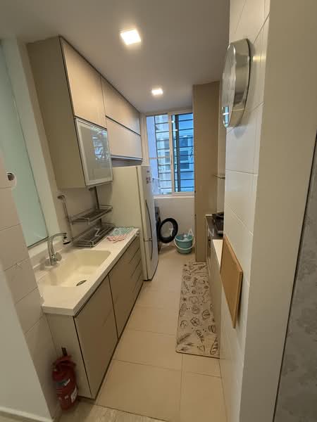 Residence 66, 66 Telok Kurau Road, 2 Bedrooms, 915 sqft, Apartment For Rent, by Zoe Tan, 500187300 - Kitchen - PropertyGuru.com.sg