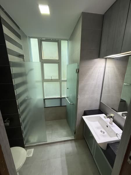 Residence 66, 66 Telok Kurau Road, 2 Bedrooms, 915 sqft, Apartment For Rent, by Zoe Tan, 500187300 - Common Bathroom - PropertyGuru.com.sg