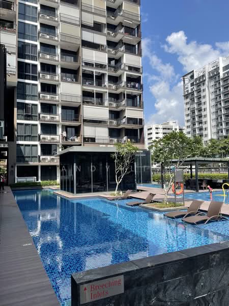 Sant Ritz, 1 Pheng Geck Avenue, 2 Bedrooms, 657 sqft, Condominium For Rent, by Andy Lim, 500187305 - Pool area - PropertyGuru.com.sg