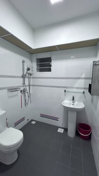 8B Upper Boon Keng Road, 8B Upper Boon Keng Road, Room Rental, 150 sqft, HDB Flat For Rent, by Cillia Yow, 500187307 - Bathroom (8A upper boon keng) - PropertyGuru.com.sg