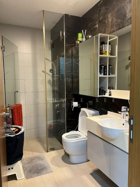 La Vida @ 130, 130 Lorong K Telok Kurau, 1 Bedroom, 484 sqft, Condominium For Sale, by Lim Hwee See (Iris), 500187308 - Bathroom - PropertyGuru.com.sg