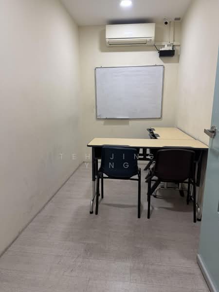 Chiat Hong Building, 110 Middle Road, 2,497 sqft, Office For Rent, by Teh Jing Ying, 500187315 - Study - CommercialGuru.com.sg