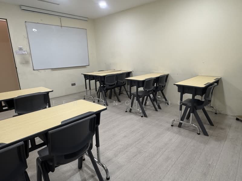 Chiat Hong Building, 110 Middle Road, 2,497 sqft, Office For Rent, by Teh Jing Ying, 500187315 - Study - CommercialGuru.com.sg