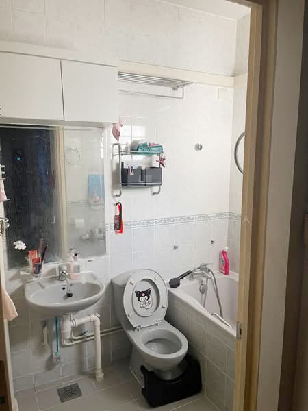 485 Admiralty Link, 485 Admiralty Link, 3 Bedrooms, 1,011 sqft, HDB Flat For Sale, by Joanne Chua 蔡蕙励, 500187317 - Bathroom - PropertyGuru.com.sg