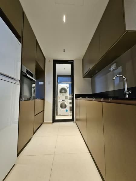 Royalgreen, 2 Anamalai Avenue, 3 Bedrooms, 1,076 sqft, Condominium For Rent, by Michelle Yap, 500187329 - Kitchen - PropertyGuru.com.sg