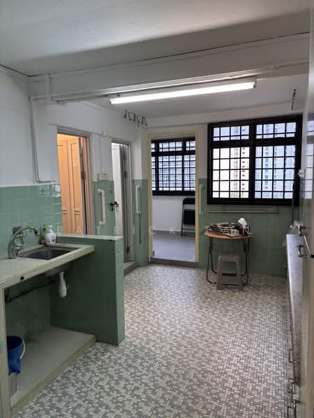 163 Lorong 1 Toa Payoh, 163 Lorong 1 Toa Payoh, 3 Bedrooms, 667 sqft, HDB Flat For Rent, by Patrick Tan, 500187332 - Kitchen - PropertyGuru.com.sg
