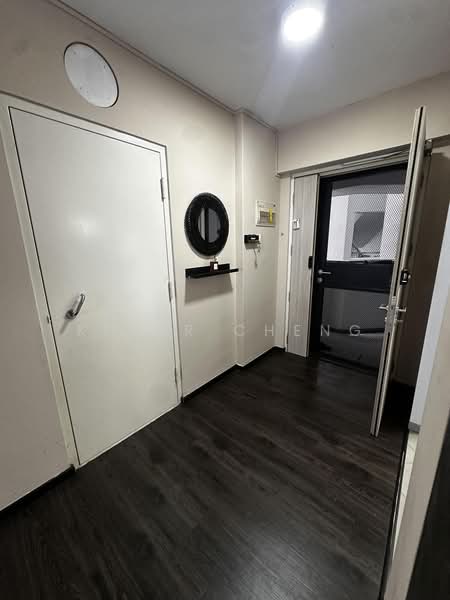 671B Jurong West Street 65, 671B Jurong West Street 65, 3 Bedrooms, 1,345 sqft, HDB Flat For Sale, by Khair Cheng, 500187334 - Entrance - PropertyGuru.com.sg