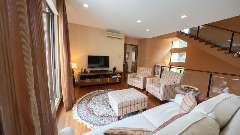 ❤️$2,xxx psf BUNGALOW IN GCB LOCALE❤️⚡ELEVATED LAND⚡⭐UNBLOCKED VIEWS⭐, ORIOLE CRESCENT | CASSIA DRIVE | SUNSET AVENUE | ASH GROVE | OEI TIONG HAM | FORD AVENUE | LEEDON PARK | BELMONT | CORNWALL | WOOLERTON, 7 Bedrooms, 15,000 sqft, Good Class Bungalow For Sale, by Gabriel Lim, 500187335 - PropertyGuru.com.sg