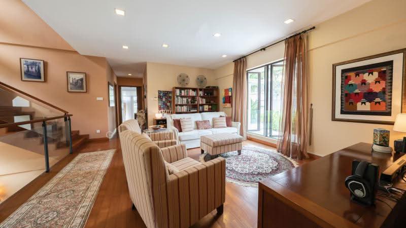 ❤️$2,xxx psf BUNGALOW IN GCB LOCALE❤️⚡ELEVATED LAND⚡⭐UNBLOCKED VIEWS⭐, ORIOLE CRESCENT | CASSIA DRIVE | SUNSET AVENUE | ASH GROVE | OEI TIONG HAM | FORD AVENUE | LEEDON PARK | BELMONT | CORNWALL | WOOLERTON, 7 Bedrooms, 15,000 sqft, Good Class Bungalow For Sale, by Gabriel Lim, 500187335 - PropertyGuru.com.sg