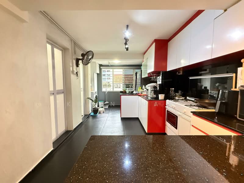 44 Telok Blangah Drive, 44 Telok Blangah Drive, 2 Bedrooms, 700 sqft, HDB Flat For Sale, by Kavin Kuah, 500187353 - Kitchen - PropertyGuru.com.sg