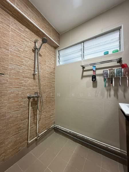 44 Telok Blangah Drive, 44 Telok Blangah Drive, 2 Bedrooms, 700 sqft, HDB Flat For Sale, by Kavin Kuah, 500187353 - Bathroom - PropertyGuru.com.sg