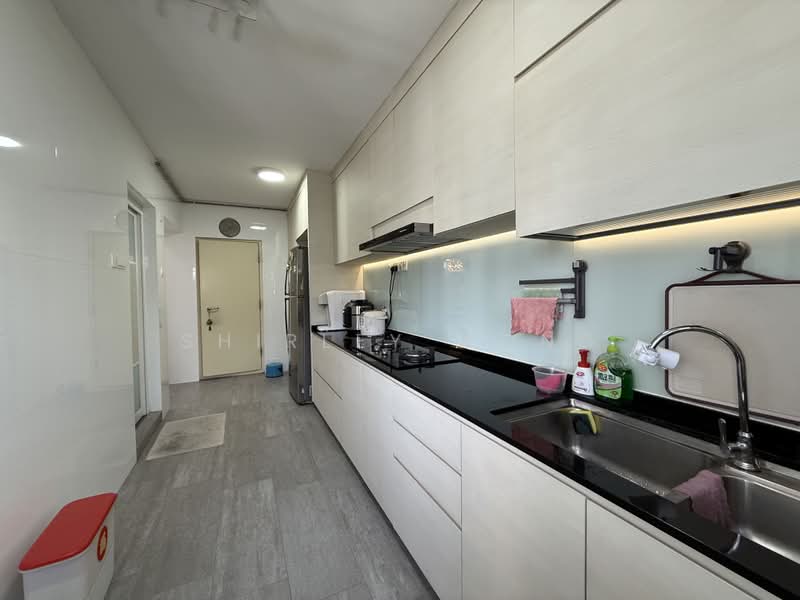 633 Jurong West Street 65, 633 Jurong West Street 65, 3 Bedrooms, 1,184 sqft, HDB Flat For Sale, by Shirley Wong, 500187365 - Kitchen - PropertyGuru.com.sg