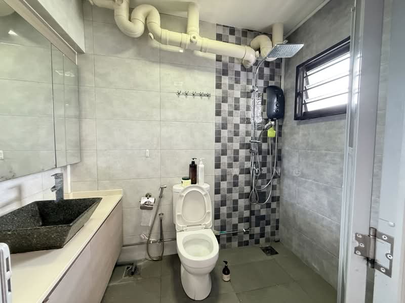 633 Jurong West Street 65, 633 Jurong West Street 65, 3 Bedrooms, 1,184 sqft, HDB Flat For Sale, by Shirley Wong, 500187365 - Bathroom - PropertyGuru.com.sg