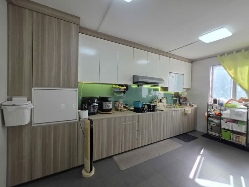156 Simei Road, 156 Simei Road, 3 Bedrooms, 1,378 sqft, HDB Flat For Sale, by Benson Leow, 500187369 - Kitchen - PropertyGuru.com.sg