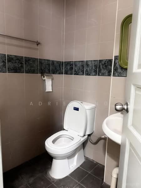 ๐Level 2 Office / Retail unit with Mezzanine near I12๐, Joo Chiat Road, 2,293 sqft, Office For Rent, by Adriel Tng, 500187377 - Bathroom - CommercialGuru.com.sg