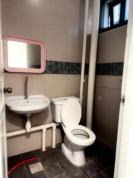 ๐Level 2 Office / Retail unit with Mezzanine near I12๐, Joo Chiat Road, 2,293 sqft, Office For Rent, by Adriel Tng, 500187377 - Bathroom - CommercialGuru.com.sg