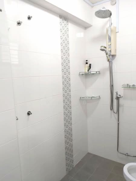 129 Bishan Street 12, 129 Bishan Street 12, Room Rental, 150 sqft, HDB Flat For Rent, by Esther Whong, 500187379 - Bathroom - PropertyGuru.com.sg