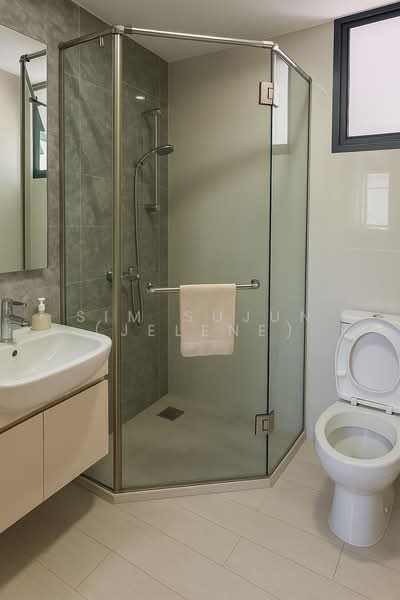 La Fiesta, 74 Sengkang Square, 3 Bedrooms, 840 sqft, Condominium For Sale, by Sim Sujun (Jelene), 500187381 - Master Bathroom - PropertyGuru.com.sg