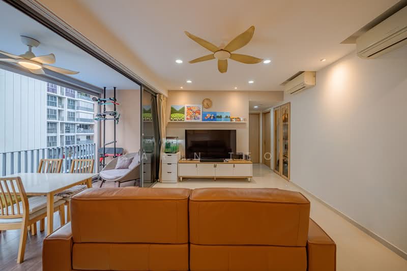 Twin Fountains, 17A Woodlands Avenue 6, 3 Bedrooms, 1,195 sqft, Executive Condominium For Sale, by Karin Teo, 500187387 - Living Room - PropertyGuru.com.sg