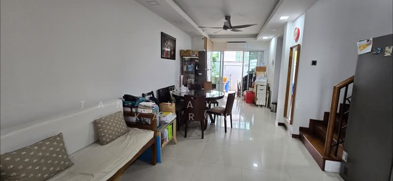381 Pasir Panjang Road, 381 Pasir Panjang Road, Room Rental, 150 sqft, Apartment For Rent, by Tan Puay Hwee Katrina, 500187391 - Living Room - PropertyGuru.com.sg