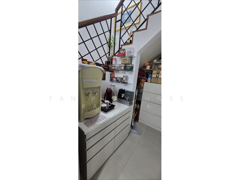 381 Pasir Panjang Road, 381 Pasir Panjang Road, Room Rental, 150 sqft, Apartment For Rent, by Tan Puay Hwee Katrina, 500187391 - Interior - PropertyGuru.com.sg