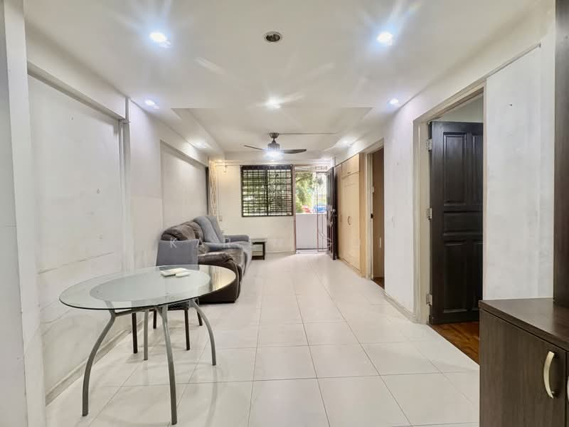 20 Chai Chee Road, 20 Chai Chee Road, 3 Bedrooms, 700 sqft, HDB Flat For Sale, by Karen Goi, 500187394 - Living Room - PropertyGuru.com.sg