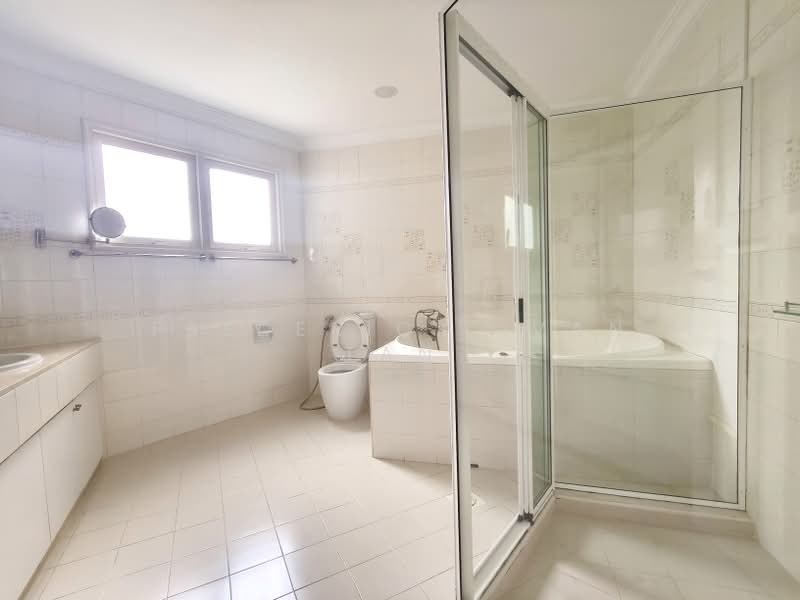 GCB for rent near King Albert Park, , 6 Bedrooms, 6,500 sqft, Good Class Bungalow For Rent, by Frederick Ivan Tan, 500187398 - Bathroom - PropertyGuru.com.sg