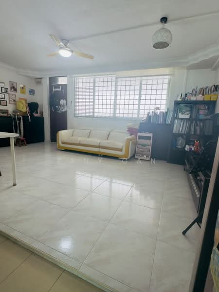 107 Bishan Street 12, 107 Bishan Street 12, 3 Bedrooms, 904 sqft, HDB Flat For Sale, by Zany Gan, 500187405 - Living Room - PropertyGuru.com.sg