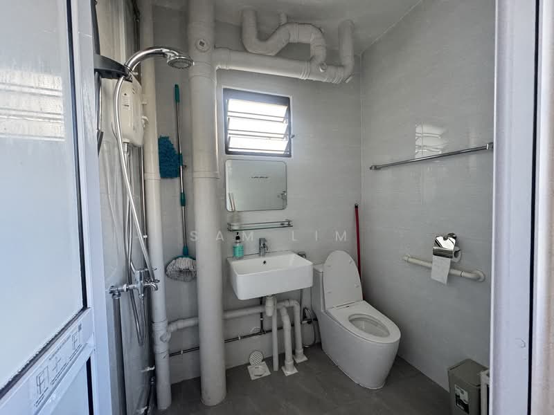 304 Yishun Central, 304 Yishun Central, Room Rental, 145 sqft, HDB Flat For Rent, by Sam Lim, 500187430 - Bathroom - PropertyGuru.com.sg