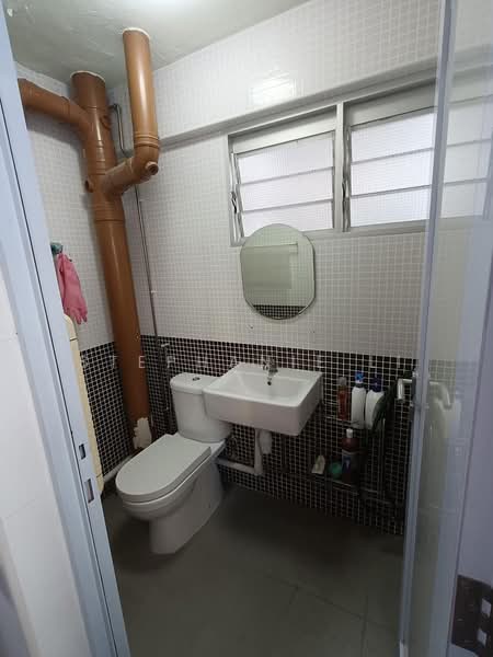 315 Woodlands Street 31, 315 Woodlands Street 31, Room Rental, 100 sqft, HDB Flat For Rent, by Stephanie Li, 500187448 - Bathroom - PropertyGuru.com.sg