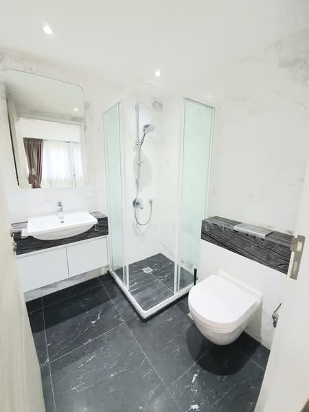Sophia Hills, 17 Mount Sophia, 2 Bedrooms, 710 sqft, Condominium For Sale, by Jeremy Li, 500187477 - Bathroom - PropertyGuru.com.sg