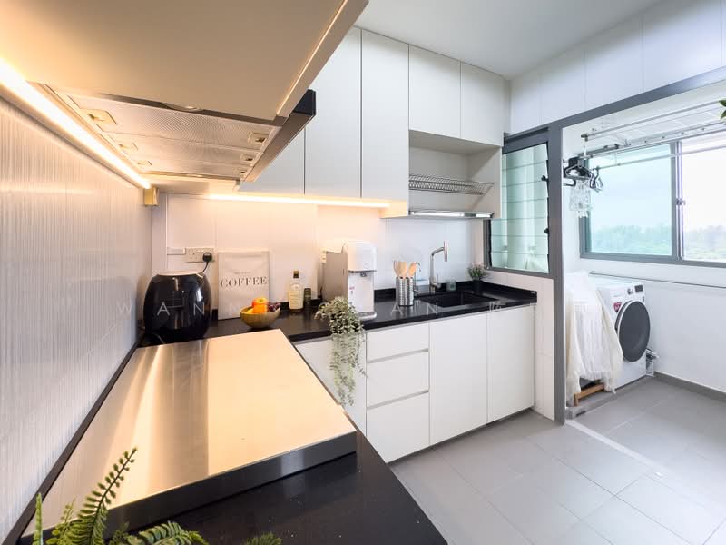 315B Punggol Way, 315B Punggol Way, 2 Bedrooms, 732 sqft, HDB Flat For Sale, by Wanni Chan 陈寀颖, 500187488 - Kitchen - PropertyGuru.com.sg