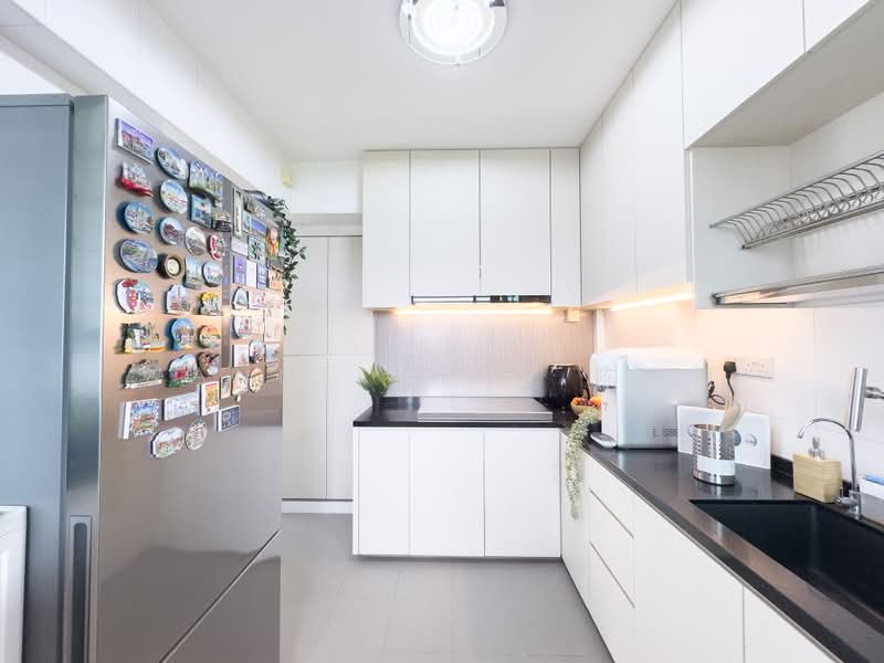 315B Punggol Way, 315B Punggol Way, 2 Bedrooms, 732 sqft, HDB Flat For Sale, by Wanni Chan 陈寀颖, 500187488 - Kitchen - PropertyGuru.com.sg