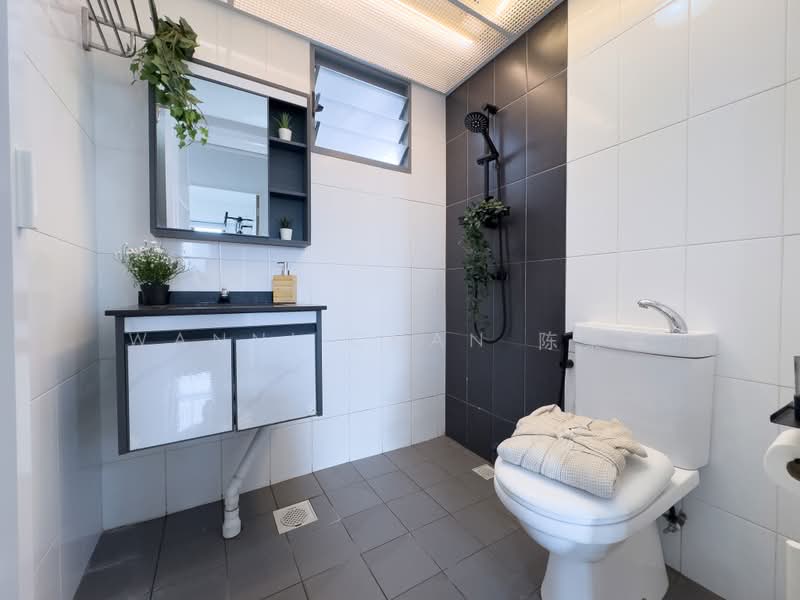 315B Punggol Way, 315B Punggol Way, 2 Bedrooms, 732 sqft, HDB Flat For Sale, by Wanni Chan 陈寀颖, 500187488 - Bathroom - PropertyGuru.com.sg