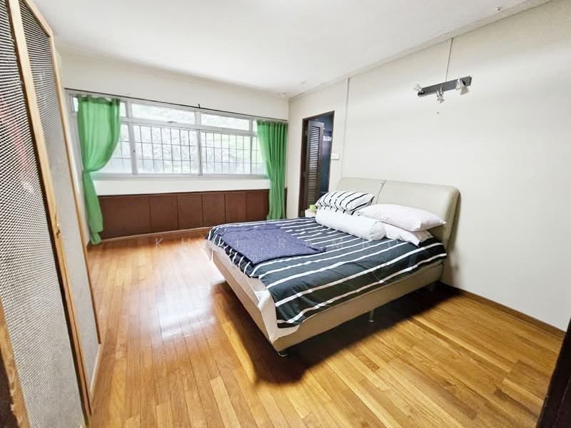 350 Tampines Street 33, 350 Tampines Street 33, 3 Bedrooms, 1,378 sqft, HDB Flat For Sale, by Khai Rambo, 500187490 - Bedroom - PropertyGuru.com.sg