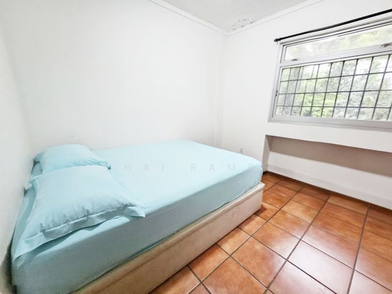 350 Tampines Street 33, 350 Tampines Street 33, 3 Bedrooms, 1,378 sqft, HDB Flat For Sale, by Khai Rambo, 500187490 - Bedroom - PropertyGuru.com.sg