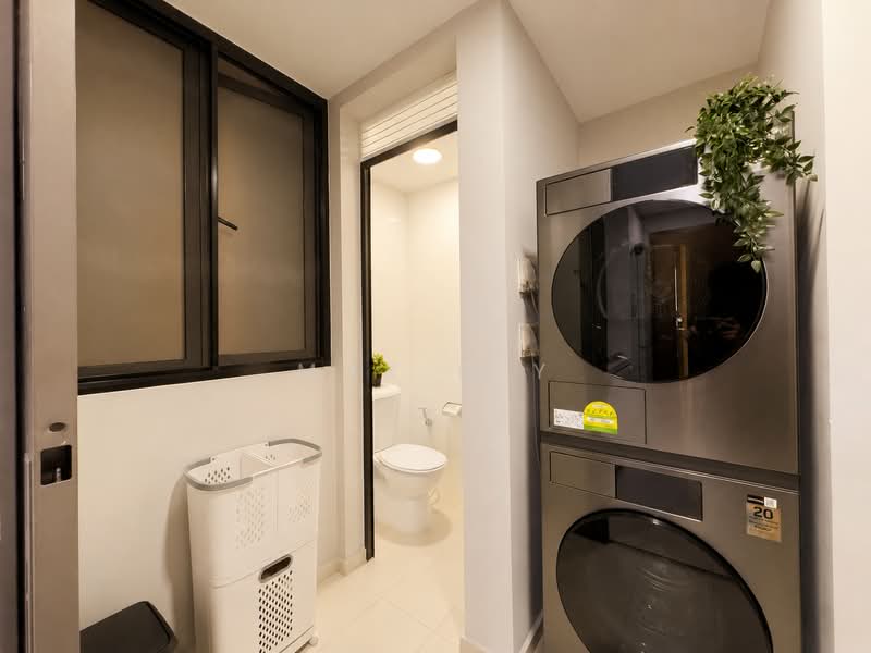 The Topiary, 17 Fernvale Lane, 3 Bedrooms, 1,055 sqft, Executive Condominium For Sale, by Mak G Y, 500187497 - Bathroom - PropertyGuru.com.sg