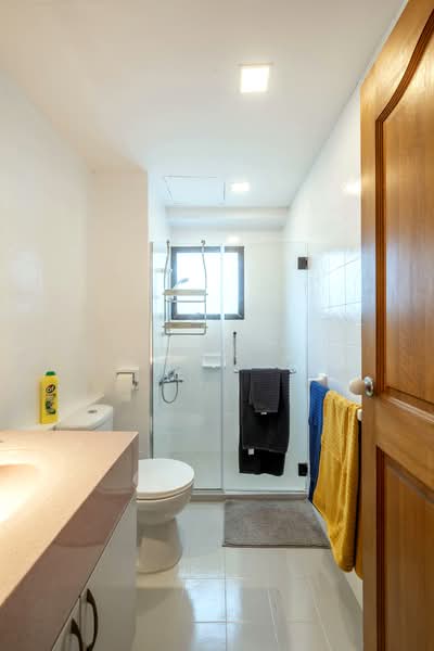 The Regalia, 2 River Valley Close, Room Rental, 130 sqft, Condominium For Rent, by Cove, 500187510 - Bathroom - PropertyGuru.com.sg