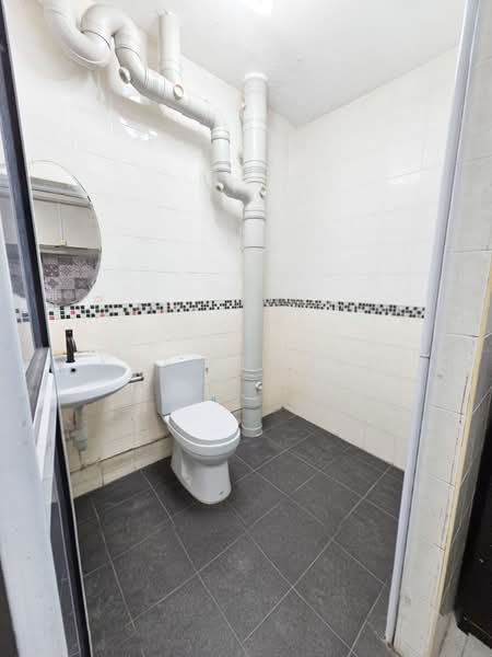 261C Sengkang East Way, 261C Sengkang East Way, 3 Bedrooms, 969 sqft, HDB Flat For Sale, by Khai Rambo, 500187514 - Bathroom - PropertyGuru.com.sg