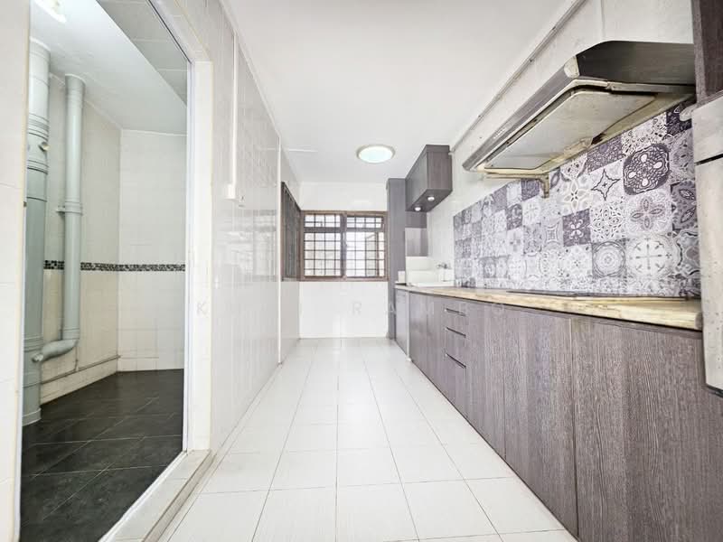 261C Sengkang East Way, 261C Sengkang East Way, 3 Bedrooms, 969 sqft, HDB Flat For Sale, by Khai Rambo, 500187514 - Kitchen - PropertyGuru.com.sg