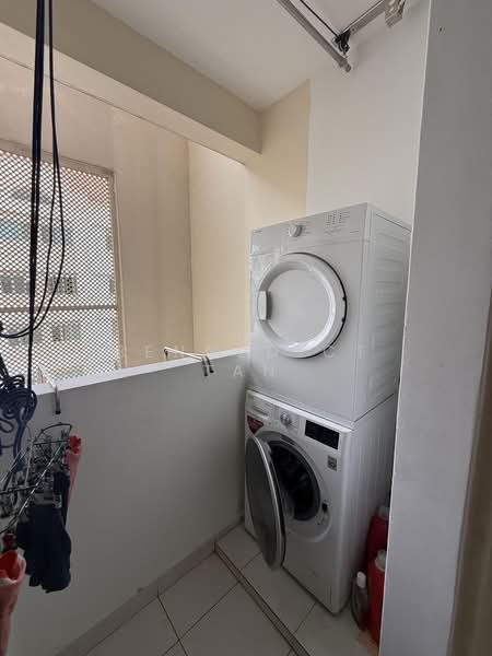 Sims Green, 7 Lorong 27A Geylang, Room Rental, 120 sqft, Apartment For Rent, by Bennedict Tan, 500187524 - Balcony - PropertyGuru.com.sg