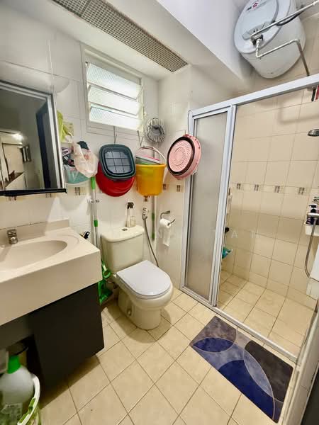 264C Compassvale Bow, 264C Compassvale Bow, 3 Bedrooms, 990 sqft, HDB Flat For Sale, by Raymond Tan, 500187528 - Bathroom - PropertyGuru.com.sg