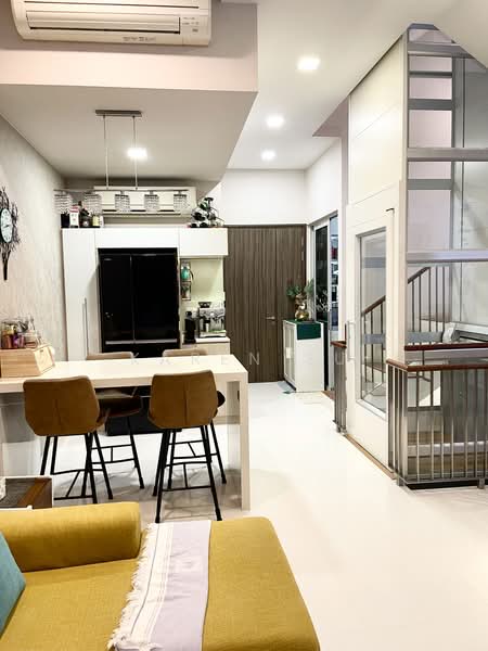 NEWest, 3 West Coast Drive, 4 Bedrooms, 2,551 sqft, Cluster House For Sale, by Karen Su, 500187531 - Living Room - PropertyGuru.com.sg