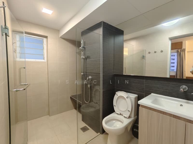 Pine Grove, 1P Pine Grove, 5 Bedrooms, 1,324 sqft, Condominium For Rent, by Isaac Lin, 500187539 - Master Bathroom - PropertyGuru.com.sg